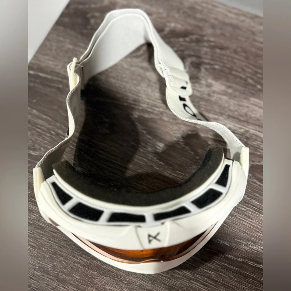 Anon White Ski/Snowboard Goggles with Amber Lens - Picture 3 of 5